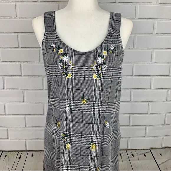 🔥PROJECT 28 NYC🔥BLACK & WHITE PLAID SLEEVELESS EMBROIDERED MINI DRESS L NWT - Picture 4 of 6